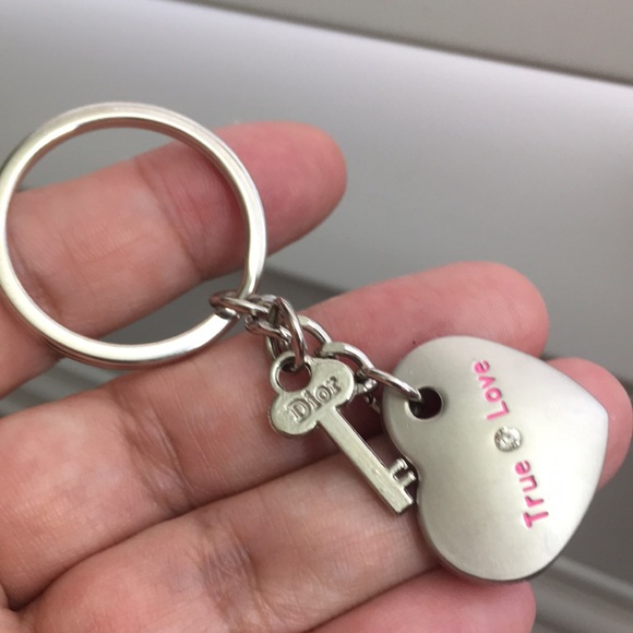 🖤Heart & Key keychain - Picture 7 of 8